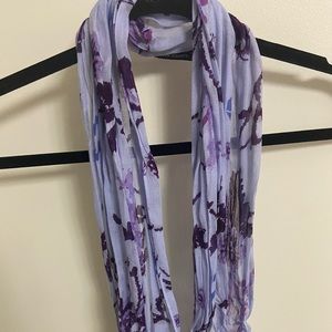 Lands End Chase uniform scarf